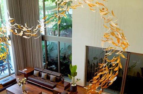 Các căn siêu biệt thự ở Việt Nam thường không thể thiếu thứ này: Giá trị cả tỷ đồng, nặng hàng tấn nhưng phải lắp thủ công rất cầu kỳ