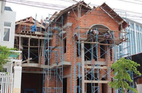 Tự ý sửa chữa biệt thự khiến nhà hàng xóm sụt móng, nứt tường, kiện nhau ra tòa nhận cái kết đắng, bồi thường gần nửa tỷ đồng