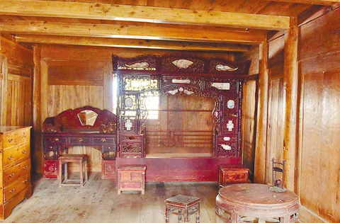 Ở nhà cũ, cụ ông sống nhờ trợ cấp, khi sắp phá dỡ mới biết sự thật bất ngờ