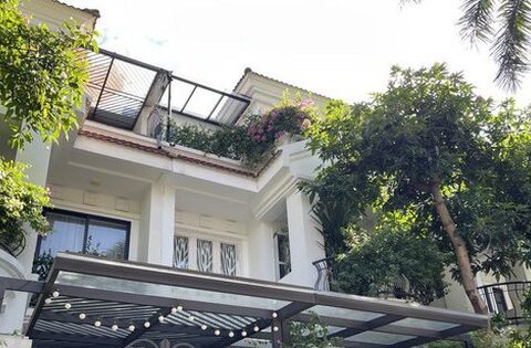 Biệt thự triệu USD khu nhà giàu ồ ạt rao bán