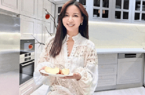 Cận cảnh căn bếp trong penthouse triệu đô của CEO Hannah Olala: Trắng tinh, gọn gàng đến nỗi netizen tưởng để ngắm chứ không dùng